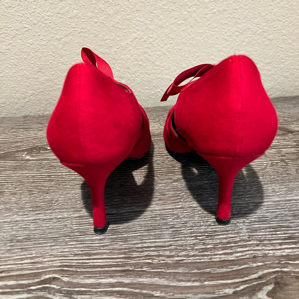 IMPO Red Women's Shoes heels with Bow Accent sz 8  Valentine’s Day!! - Picture 4 of 6